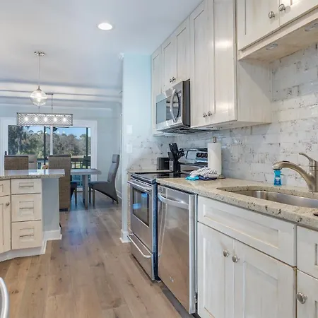 Screened Porch, Chefs Kitchen, Golf Views